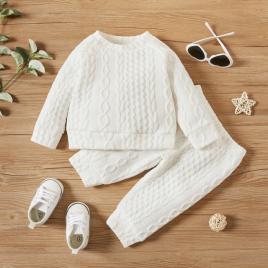 Costumas alb cu model din tesatura (marime disponibila: 0-3 luni)