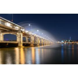 Fototapet autocolant PVC 85x125 cm Fantana Curcubeu din Seul