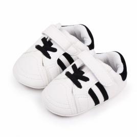 Adidasi albi cu dungi negre pentru bebelusi (marime disponibila: 3-6 luni