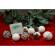 Set de 20 ornamente de brad, flippy, de tip glob, alb/ argintiu, din polistiren, cu finisaj sclipitor , cutie  4  cm adancime x 20  cm lungime x 16  cm inaltime