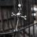 Pandantiv din inox model cruce cu craniu argintiu 6.5cm