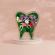 Tablou dinte de lemn cu licheni stabilizati cu 3 minirose criogenate 20x17cm, verde  inchis in  cutie cadou