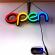 Reclama semn luminos led neon cu mesaj open