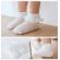 Sosete cu danteluta si model din tesatura (marime disponibila: 12-18 luni